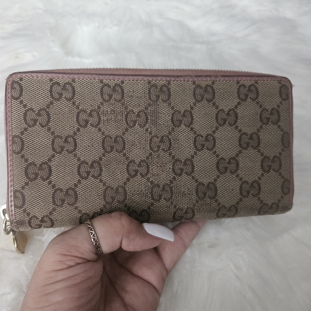 Gucci Zippy Wallet